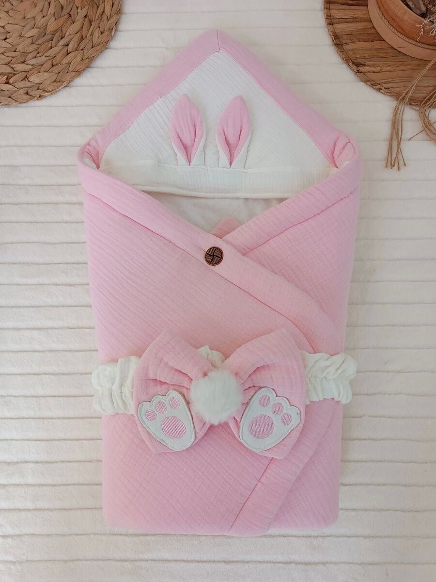 Yenidoğan 4 Kat Müslin Kumaş Kulaklı Patili Fiyonk Bebek Battaniyesi Kundak Pembe Yenidoğan 4 Kat Müslin Kumaş Kulaklı Patili Fiyonk Bebek Battaniyesi Kundak Pembe