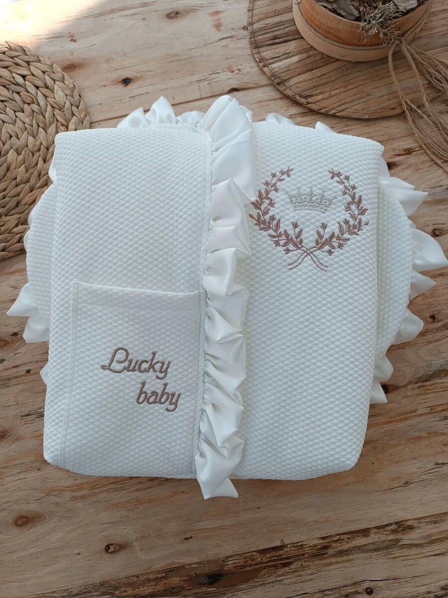 Yenidoğan Ultralüks Fermuarlı Ve Cepli Lucky Turk Nakışlı Bebek Battaniyesi Kundak Ekru