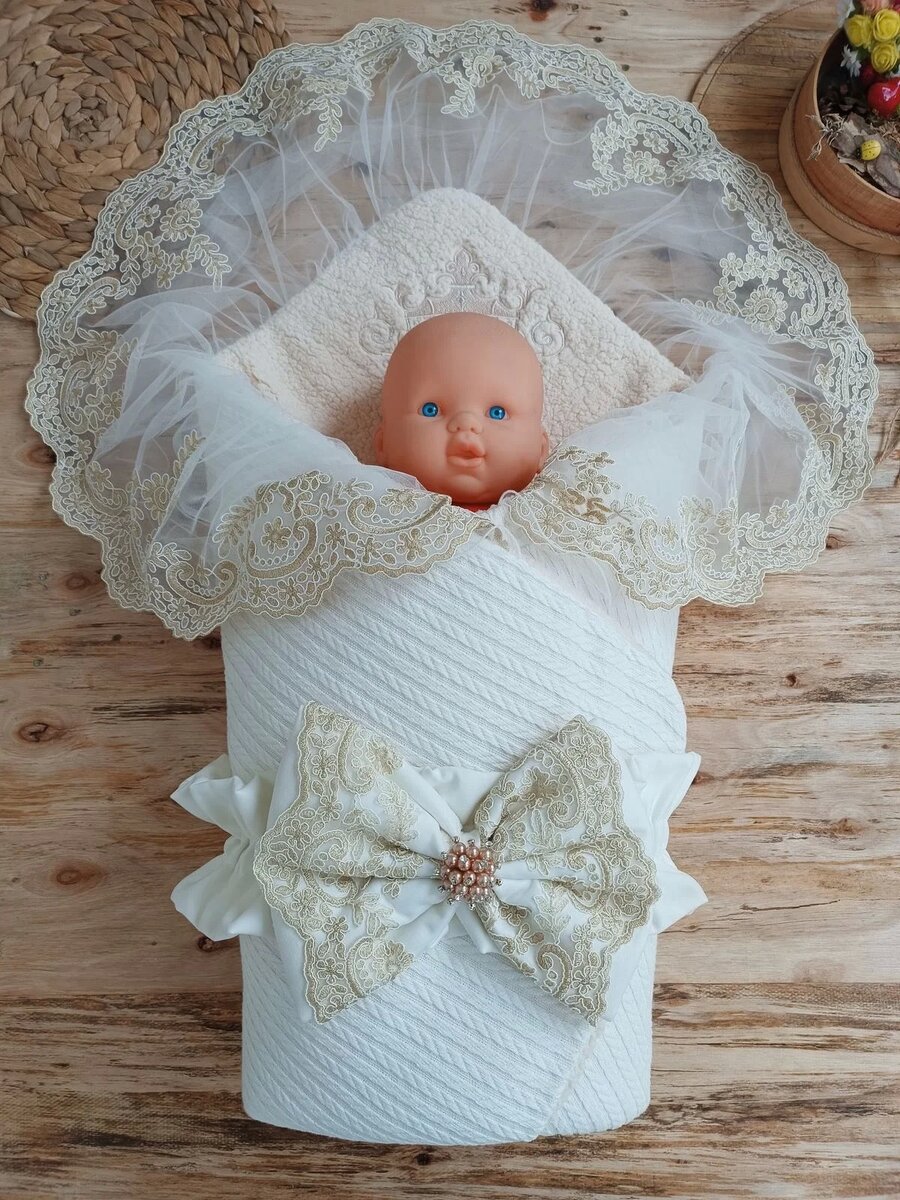 Yenidoğan Kuzulu Taç Nakış Güpürlü Fiyonklu Duvaklı Prizma Taş Unisex Kundak Bebek Battaniyesi Ekru Yenidoğan Kuzulu Taç Nakış Güpürlü Fiyonklu Duvaklı Prizma Taş Unisex Kundak Bebek Battaniyesi Ekru