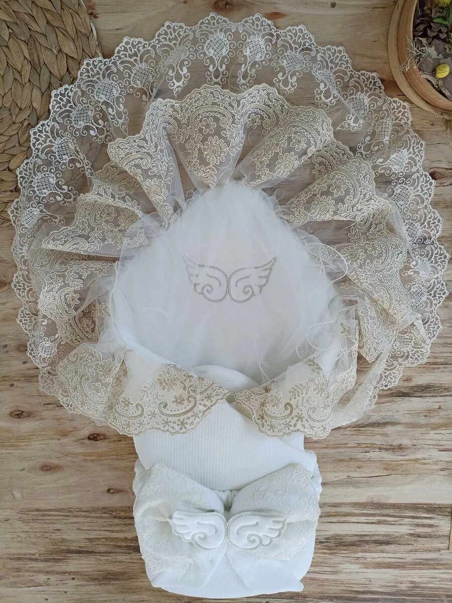 Yenidoğan Sahra Taç Nakışlı Gold Angel Trilüks Kundak Bebek Battaniyesi Ekru Yenidoğan Sahra Taç Nakışlı Gold Angel Trilüks Kundak Bebek Battaniyesi Ekru