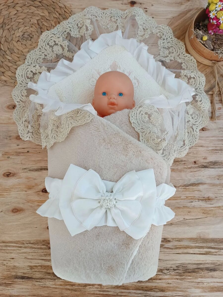 Yenidoğan Wool Yün Kumaş Taç Nakışlı Güpür Duvaklı Fiyonk Prizma Taş Unisex Kundak Bebek Battaniyesi Bej Yenidoğan Wool Yün Kumaş Taç Nakışlı Güpür Duvaklı Fiyonk Prizma Taş Unisex Kundak Bebek Battaniyesi Bej