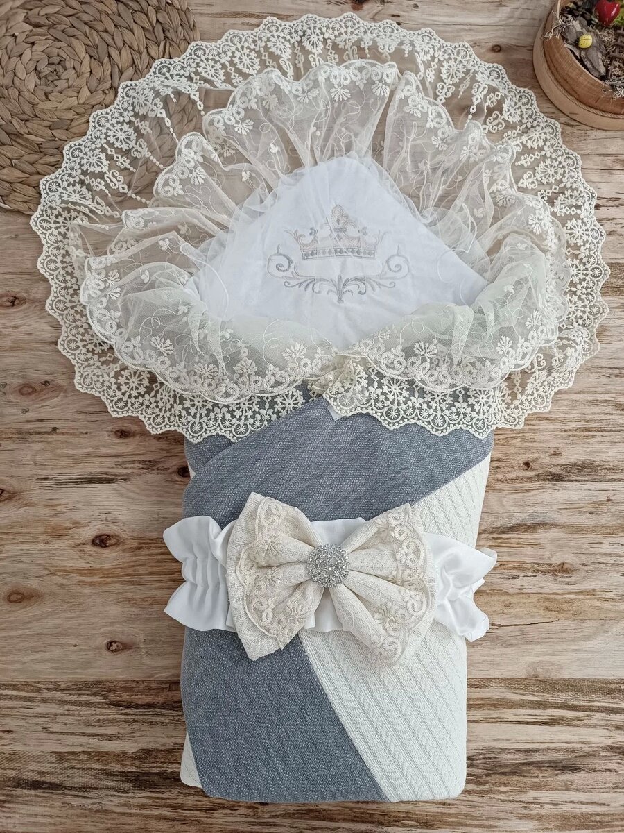Yenidoğan Teri Cotton Taç Nakışlı Prizma Taş Kundak Bebek Battaniyesi Krem Yenidoğan Teri Cotton Taç Nakışlı Prizma Taş Kundak Bebek Battaniyesi Krem
