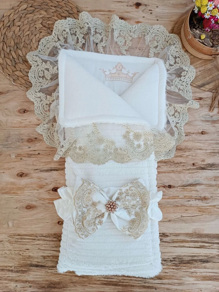 Yenidoğan Beyaz Wool Yün Kumaş Taç Nakışlı Trilüks Kundak Bebek Battaniyesi Beyaz Yenidoğan Beyaz Wool Yün Kumaş Taç Nakışlı Trilüks Kundak Bebek Battaniyesi Beyaz