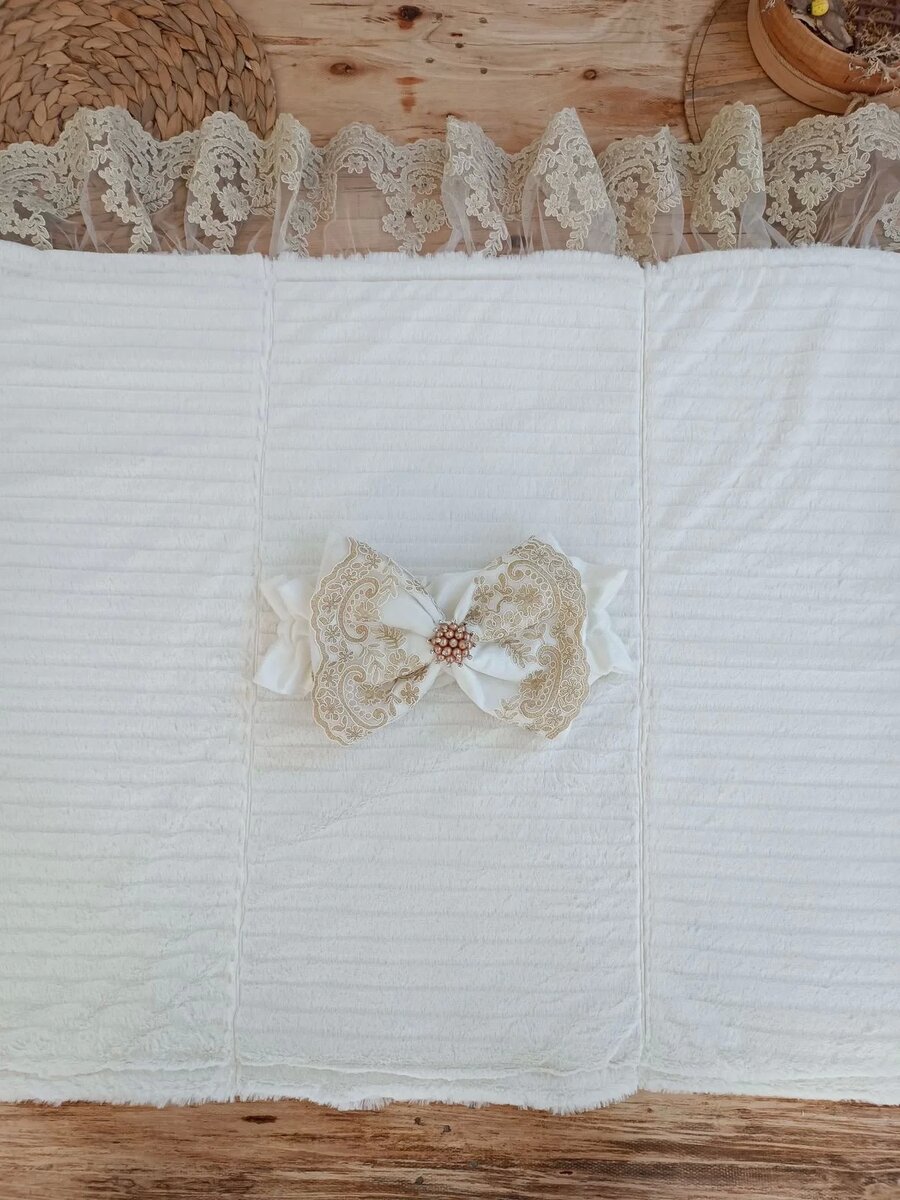 Yenidoğan Beyaz Wool Yün Kumaş Taç Nakışlı Trilüks Kundak Bebek Battaniyesi Beyaz Yenidoğan Beyaz Wool Yün Kumaş Taç Nakışlı Trilüks Kundak Bebek Battaniyesi Beyaz