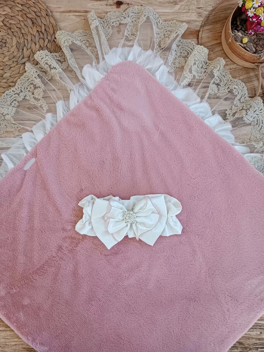 Yenidoğan Wool Yün Kumaş Taç Nakışlı Güpür Duvaklı Fiyonk Prizma Taş Unisex Kundak Bebek Battaniyesi Pembe Yenidoğan Wool Yün Kumaş Taç Nakışlı Güpür Duvaklı Fiyonk Prizma Taş Unisex Kundak Bebek Battaniyesi Pembe