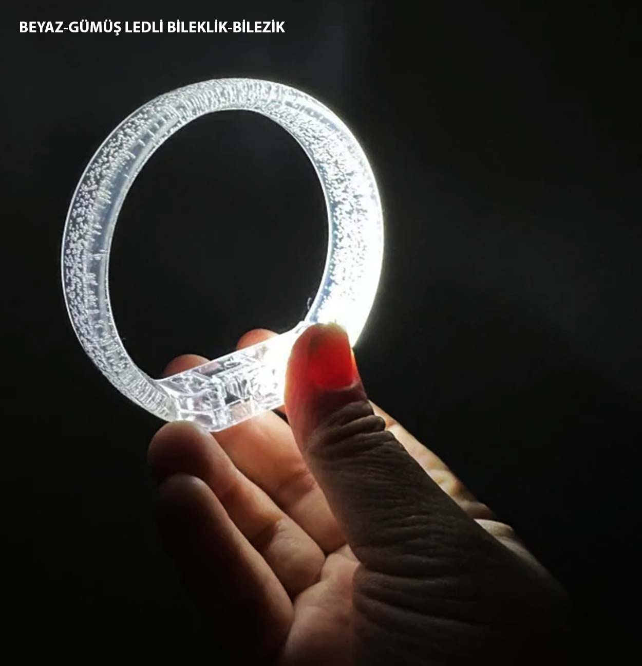 Beyaz-Gümüş Led Işıklı Baskı Yapılabilen Pilli Bileklik Bilezik 1,5 cm Genişlik Beyaz-Gümüş Led Işıklı Baskı Yapılabilen Pilli Bileklik Bilezik 1,5 cm Genişlik