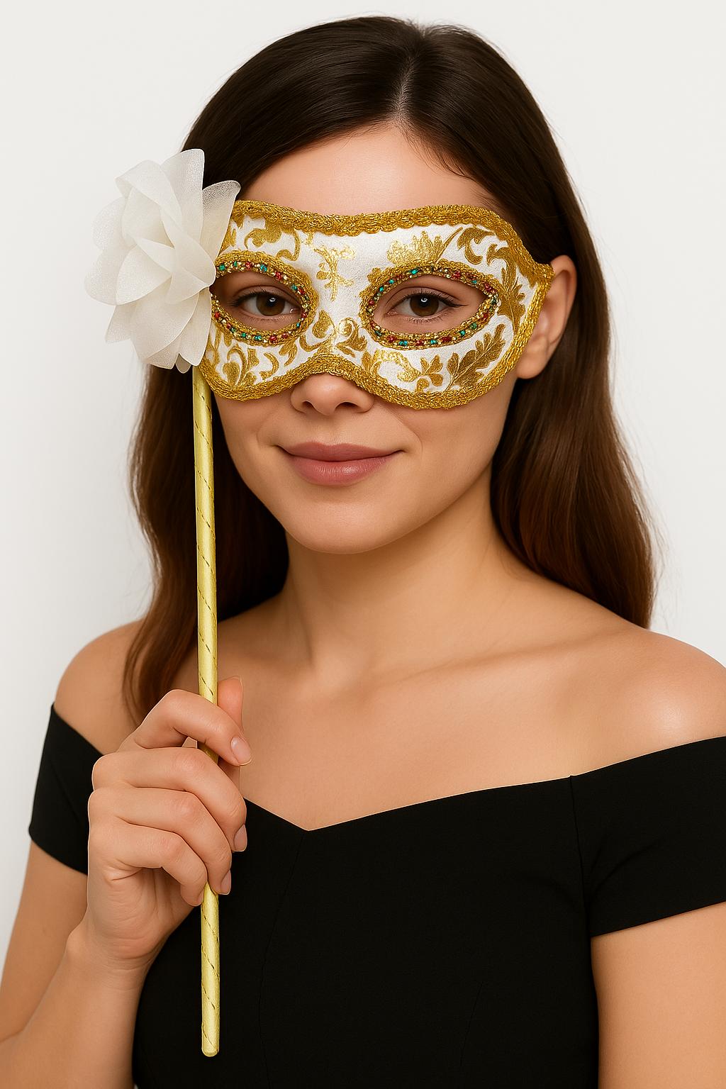 Lüks Taşlı Saplı Maskeli B Maskesi Beyaz Renk 35 cm Lüks Taşlı Saplı Maskeli B Maskesi Beyaz Renk 35 cm