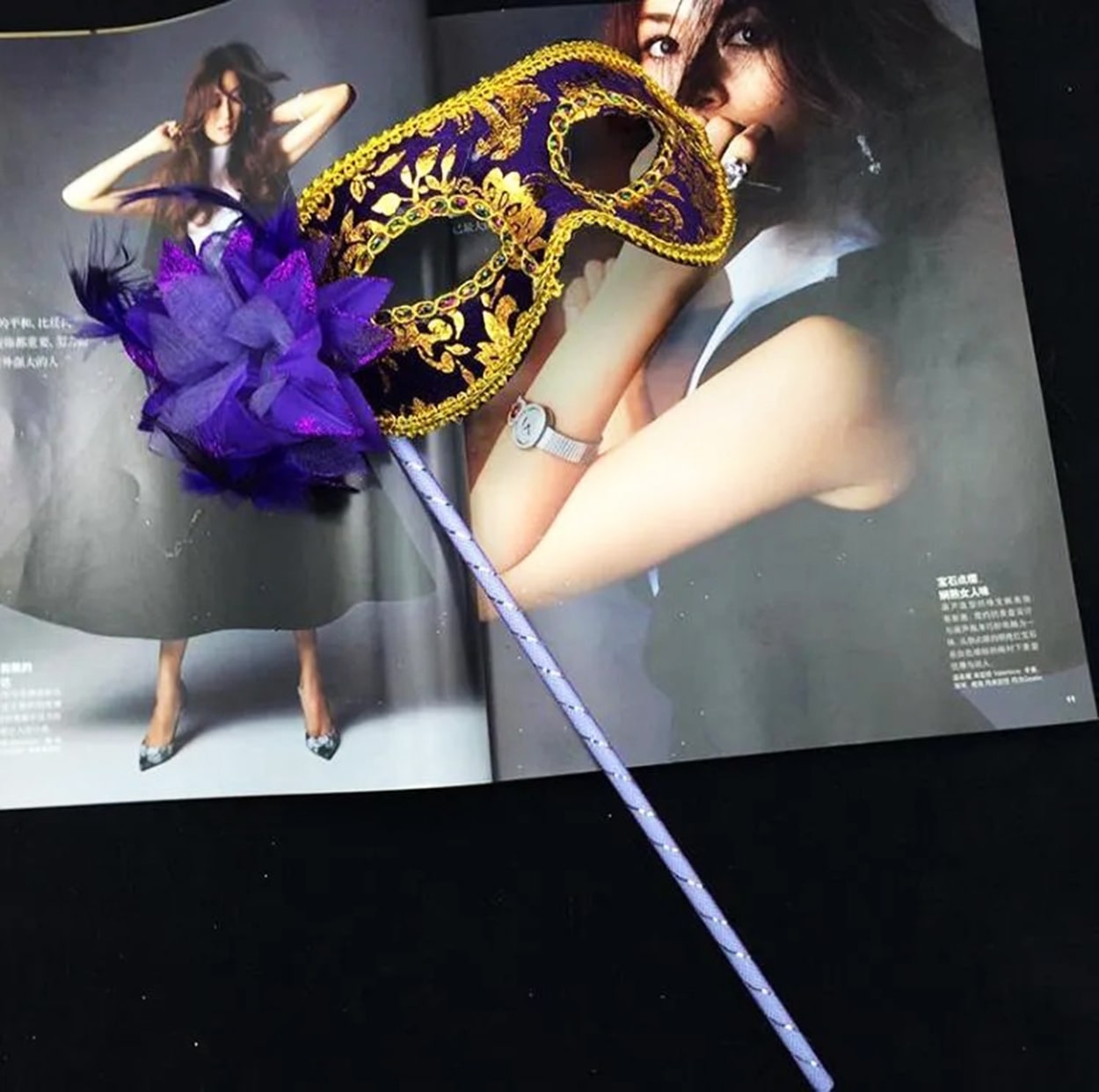 Lüks Taşlı Saplı Maskeli B Maskesi Mor Renk 35 cm