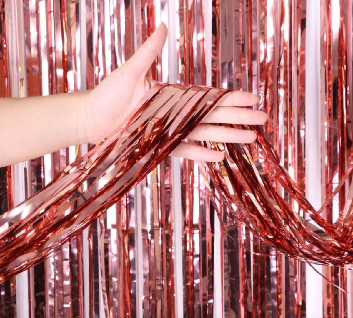 Rose Gold Püsküllü Kapı Perdesi - Parti, Bekarlığa Veda, Doğum Günü 1x2 m Rose Gold Püsküllü Kapı Perdesi - Parti, Bekarlığa Veda, Doğum Günü 1x2 m