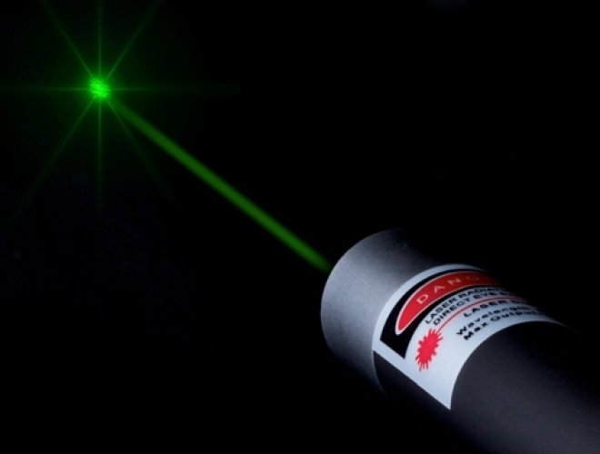 Yeşil Lazer Pointer 100 mW 15 Km Etkili (5 Başlıklı) Yeşil Lazer Pointer 100 mW 15 Km Etkili (5 Başlıklı)