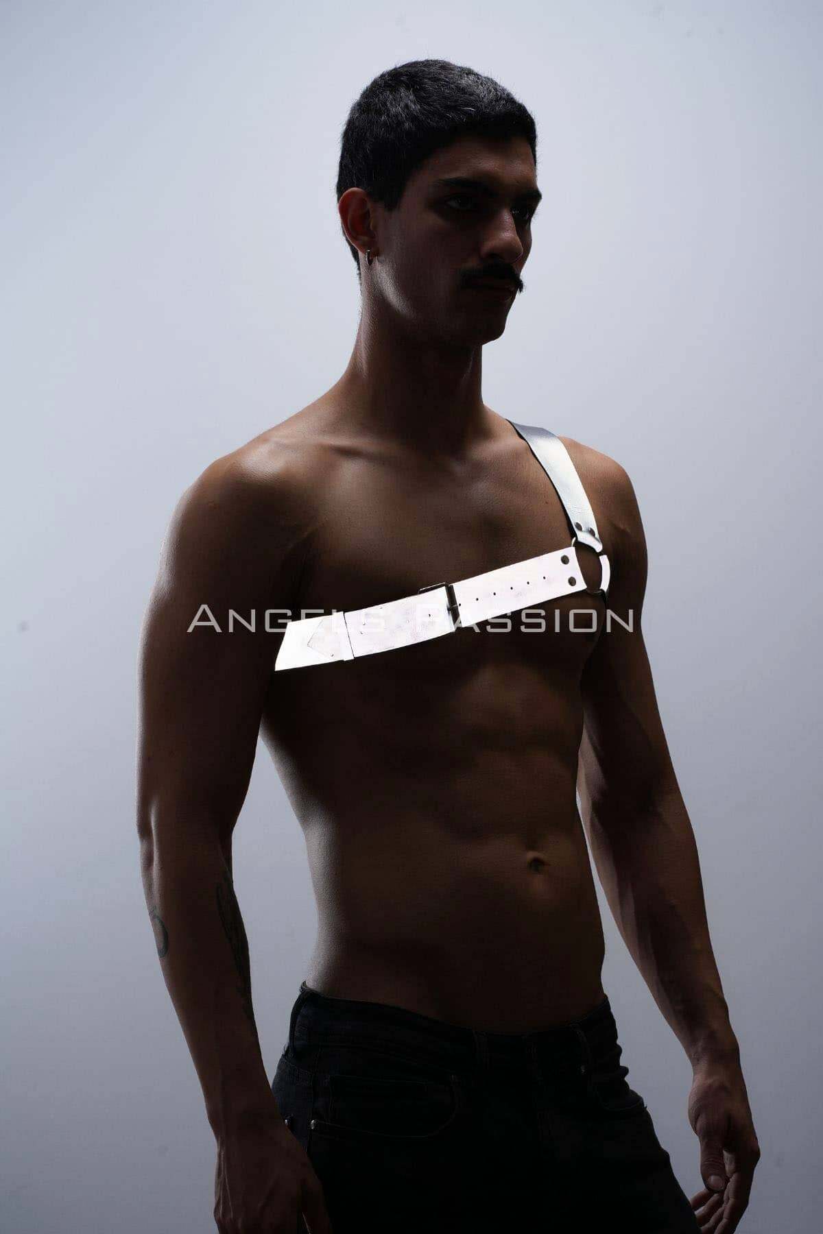 CLZ41 Reflektörlü (Karanlıkta Parlayan) Tek Omuz Erkek Göğüs Harness, Clubwear - Ürün Rengi:Beyaz Reflektör